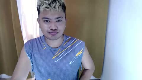 Snapshot of xxhotloyd_cummerx chatting on March 4, 2:39 am Loyd online show from March 4, 2:39 am