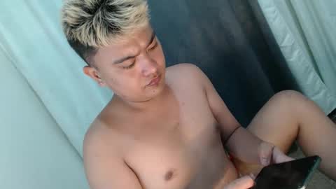 Snapshot of xxhotloyd_cummerx chatting on March 6, 5:53 pm Loyd online show from March 6, 5:53 pm