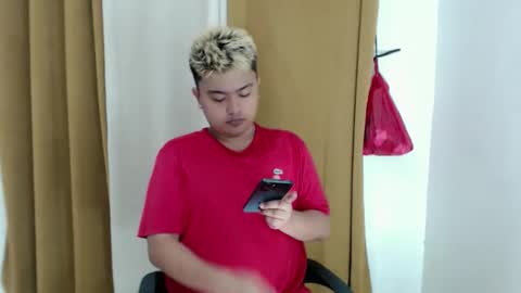 Snapshot of xxhotloyd_cummerx chatting on March 11, 10:43 am Loyd online show from March 11, 10:43 am