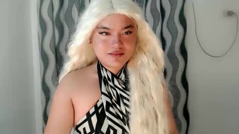 Snapshot of xxhotloyd_cummerx chatting on March 22, 3:15 pm Loyd online show from March 22, 3:15 pm