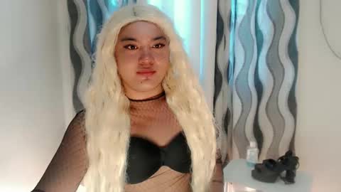 Snapshot of xxhotloyd_cummerx chatting on March 27, 8:37 am Loyd online show from March 27, 8:37 am