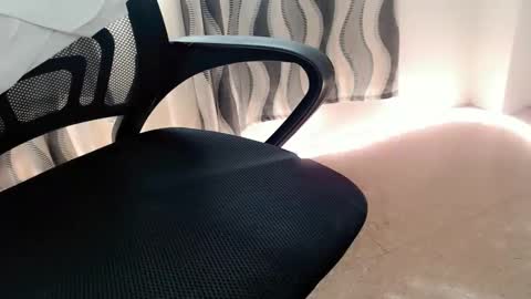 Snapshot of xxhotloyd_cummerx chatting on March 31, 12:34 am Loyd online show from March 31, 12:34 am