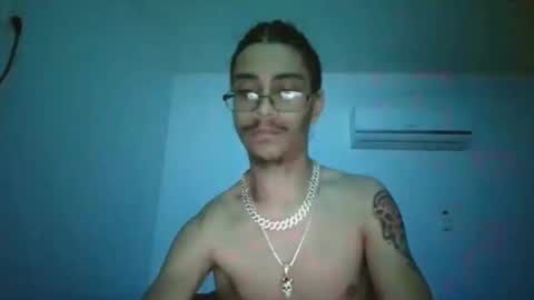 Snapshot of xxjasoneecxx chatting on January 16, 3:56 am XxJasoneecxX online show from January 16, 3:56 am
