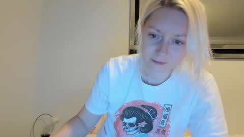 Snapshot of xxkimber_bentonxx chatting on January 3, 10:29 pm Next online Monday to Friday 10am till 2pm UK time online show from January 3, 10:29 pm