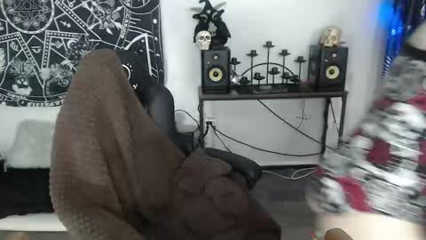 Snapshot of xxlilithmoonxx chatting on January 9, 2:01 am Lilith online show from January 9, 2:01 am