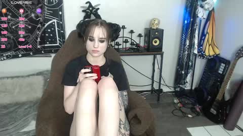 Snapshot of xxlilithmoonxx chatting on January 16, 6:46 am Lilith online show from January 16, 6:46 am