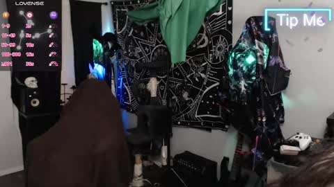 Snapshot of xxlilithmoonxx chatting on February 17, 3:36 am Lilith online show from February 17, 3:36 am