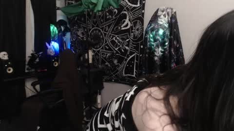 Snapshot of xxlilithmoonxx chatting on February 23, 3:02 am Lilith online show from February 23, 3:02 am