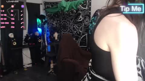 Snapshot of xxlilithmoonxx chatting on February 28, 2:31 am Lilith online show from February 28, 2:31 am