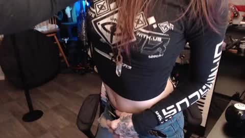 Snapshot of xxlilithmoonxx chatting on October 1, 4:07 am Lilith online show from October 1, 4:07 am