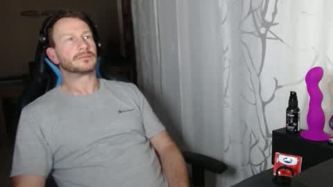 Snapshot of xxmettexx chatting on February 8, 9:07 pm xxmettexx online show from February 8, 9:07 pm