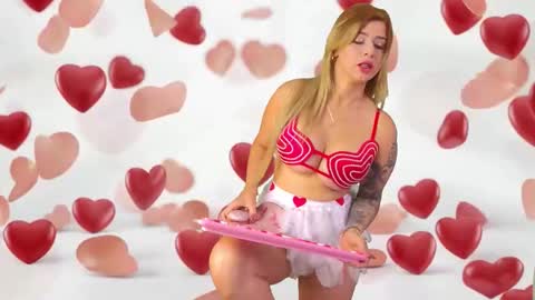 Snapshot of xxmile_ chatting on February 14, 12:13 pm Milena online show from February 14, 12:13 pm