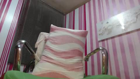 xxrowenatastycockforyouxx online show from February 13, 9:51 am