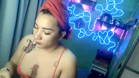 Snapshot of xxsassyfox chatting on January 10, 8:38 am xxsassyfox online show from January 10, 8:38 am