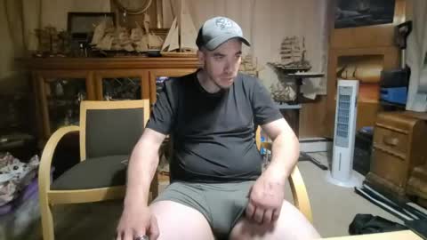 Snapshot of xxscubastevexxx chatting on April 17, 3:42 am xxScubaStevexx online show from April 17, 3:42 am