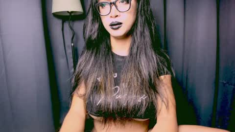 Lara online show from December 4, 2:09 am