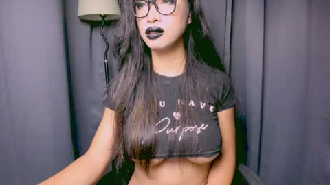 Lara online show from December 4, 10:41 pm