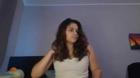 Snapshot of xxsophixx chatting on February 17, 10:27 pm Sophi 3 online show from February 17, 10:27 pm