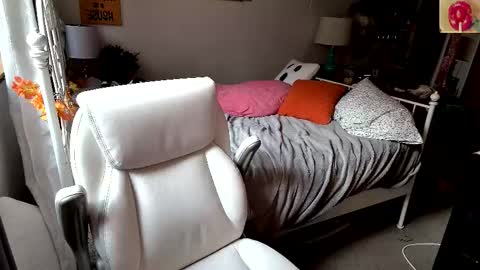 Snapshot of xxstrawberryjanexx chatting on November 4, 8:30 pm Strawberry Jane online show from November 4, 8:30 pm