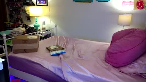 Snapshot of xxstrawberryjanexx chatting on February 11, 4:50 am Strawberry Jane online show from February 11, 4:50 am