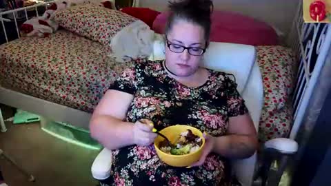 Snapshot of xxstrawberryjanexx chatting on July 1, 4:58 am Strawberry Jane online show from July 1, 4:58 am