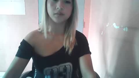 Snapshot of xxsugarpopxx chatting on December 5, 2:31 am xxsugarpopxx online show from December 5, 2:31 am