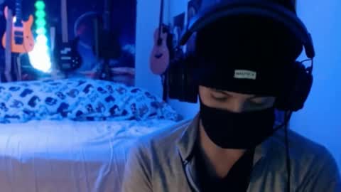 Snapshot of xxwhitefoxx chatting on June 15, 3:42 am David Fox online show from June 15, 3:42 am