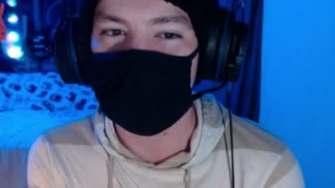 Snapshot of xxwhitefoxx chatting on June 22, 5:04 am David Fox online show from June 22, 5:04 am