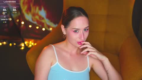 Snapshot of xxx_downtown_xxx chatting on January 22, 9:32 pm Anna online show from January 22, 9:32 pm