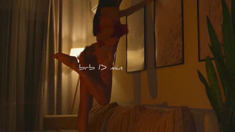 Molly online show from November 6, 10:05 am