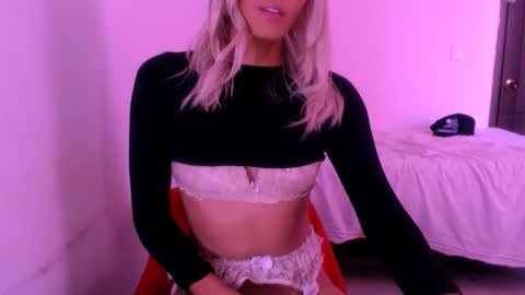 Snapshot of xxxanonymousloverxxx chatting on February 27, 9:26 pm Chiara online show from February 27, 9:26 pm