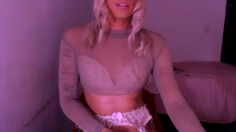 Snapshot of xxxanonymousloverxxx chatting on March 28, 12:10 am Chiara online show from March 28, 12:10 am