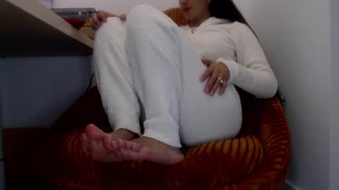 Snapshot of xxxbellalola chatting on February 20, 7:08 pm Lola online show from February 20, 7:08 pm