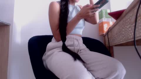 Snapshot of xxxbellalola chatting on March 4, 5:03 pm Lola online show from March 4, 5:03 pm