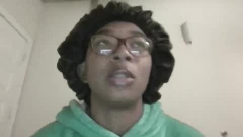 Danielle online show from December 1, 8:47 pm