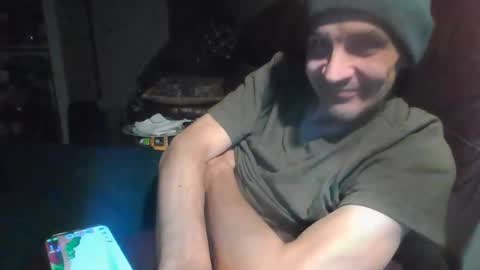 Snapshot of xxxfredmtlxxx chatting on January 30, 5:19 am xxfredmtl18xx online show from January 30, 5:19 am