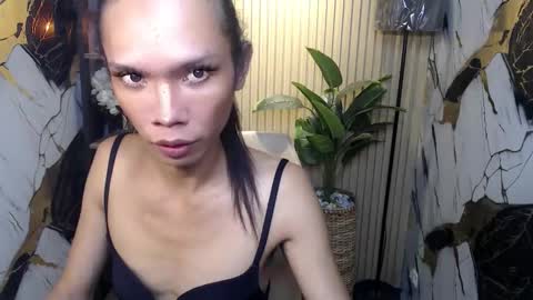 Snapshot of xxxfuckgirlyumsxxx chatting on March 5, 6:42 am Your Princess Yums online show from March 5, 6:42 am