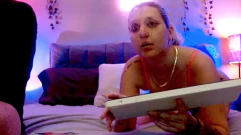 Snapshot of xxxgrillcheese chatting on June 8, 12:05 pm XXXGrillCheese online show from June 8, 12:05 pm