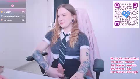 Snapshot of xxxhentaition chatting on February 14, 7:49 am Keira online show from February 14, 7:49 am