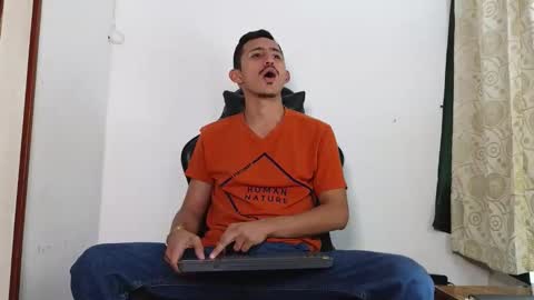 Snapshot of xxxhome_alonexxx chatting on December 21, 7:32 pm Kev online show from December 21, 7:32 pm