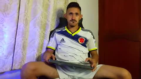 Snapshot of xxxhome_alonexxx chatting on April 20, 7:15 pm Kev online show from April 20, 7:15 pm