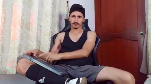Snapshot of xxxhome_alonexxx chatting on April 24, 7:38 pm Kev online show from April 24, 7:38 pm