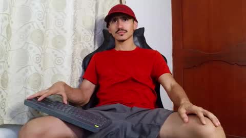 Snapshot of xxxhome_alonexxx chatting on April 30, 8:26 pm Kev online show from April 30, 8:26 pm