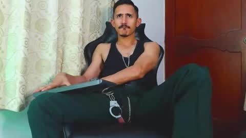 Snapshot of xxxhome_alonexxx chatting on May 21, 8:05 pm Kev online show from May 21, 8:05 pm