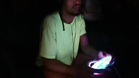 xxxjrstrokesxxx online show from April 5, 8:28 pm