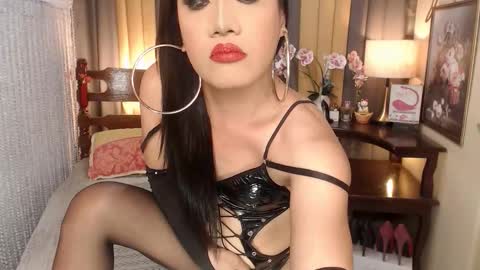 Snapshot of xxxmiss_cathyxxx chatting on October 9, 4:49 pm QUEENCY online show from October 9, 4:49 pm