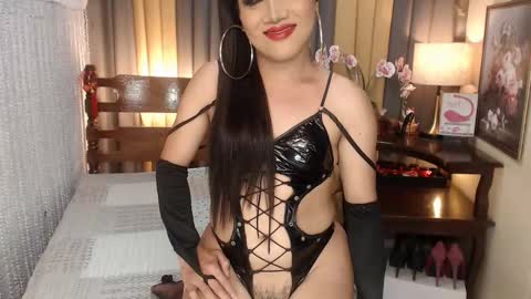 Snapshot of xxxmiss_cathyxxx chatting on January 8, 3:25 pm QUEENCY online show from January 8, 3:25 pm