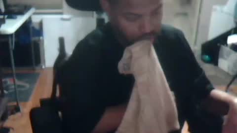 Snapshot of xxxonwheelz chatting on December 21, 12:29 am xxxonwheelz online show from December 21, 12:29 am