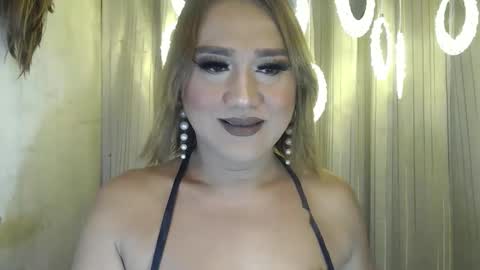 Snapshot of xxxsucksassygirl4u chatting on April 24, 3:53 am xxxsucksassygirl4u online show from April 24, 3:53 am
