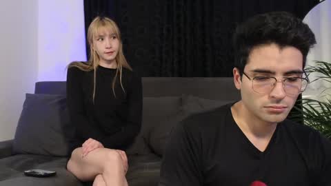 Snapshot of xxxvandersexxx chatting on January 20, 10:51 am July and Fer online show from January 20, 10:51 am